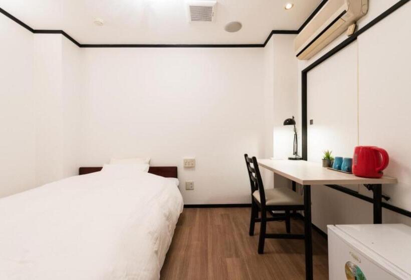 Standart Oda, Tokyo Guest House Ouji Music Lounge