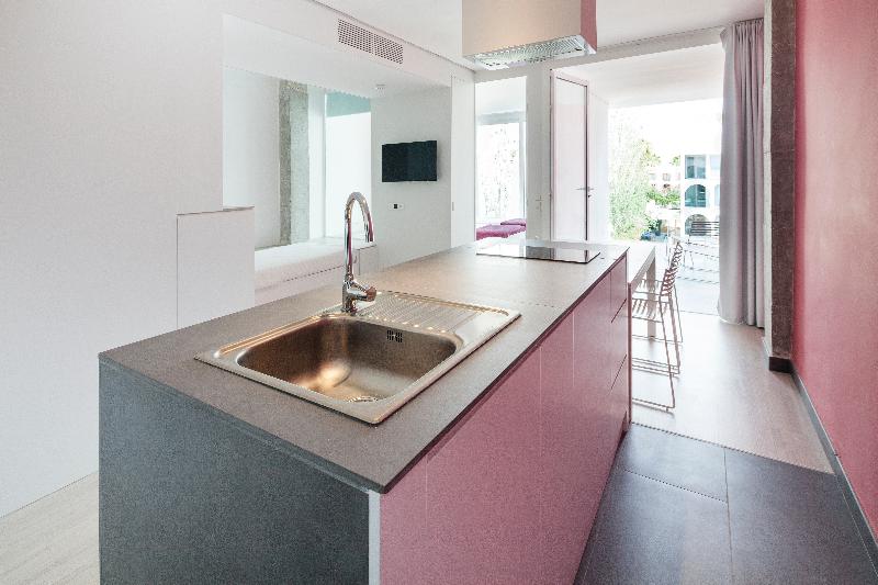 استودیوی استاندارد, Acasa Suites