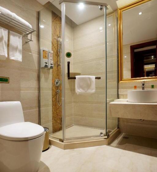 Suite Executiva, 维也纳国际酒店上海浦东机场自贸区店一提供浦东机场和迪士尼免费班车接送