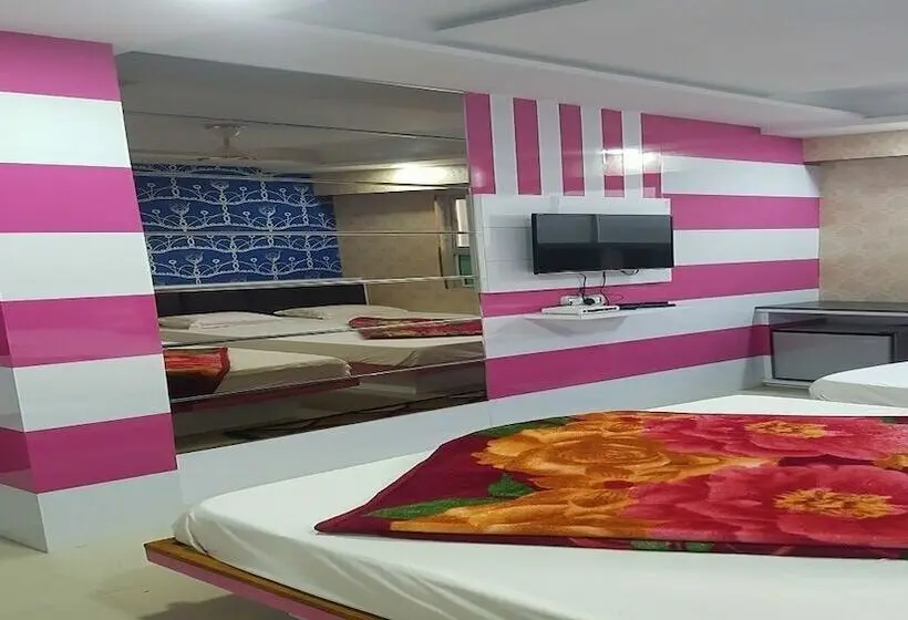 ファミリールーム, Laabh