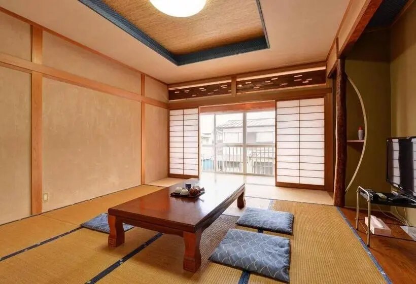バスルーム共有のトリプルスタンダード, Suzukiya Ryokan