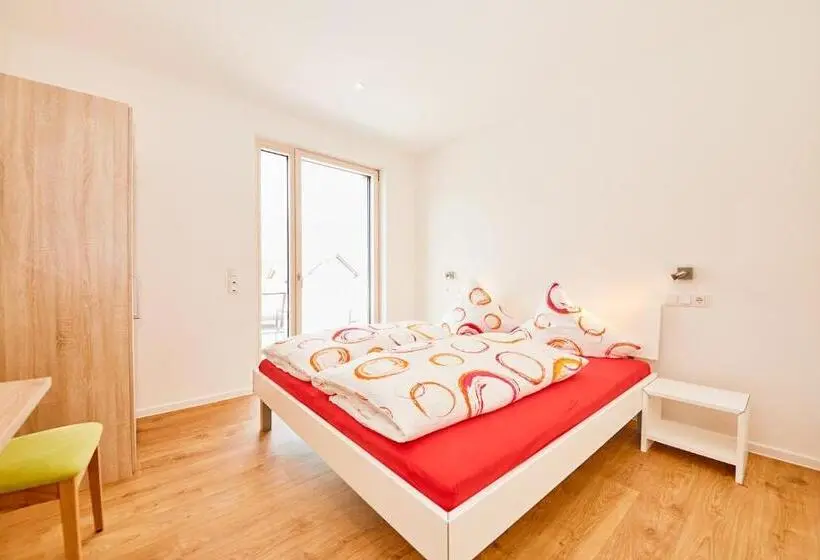 Basic-huone, Wein Quartier Leo Pazen