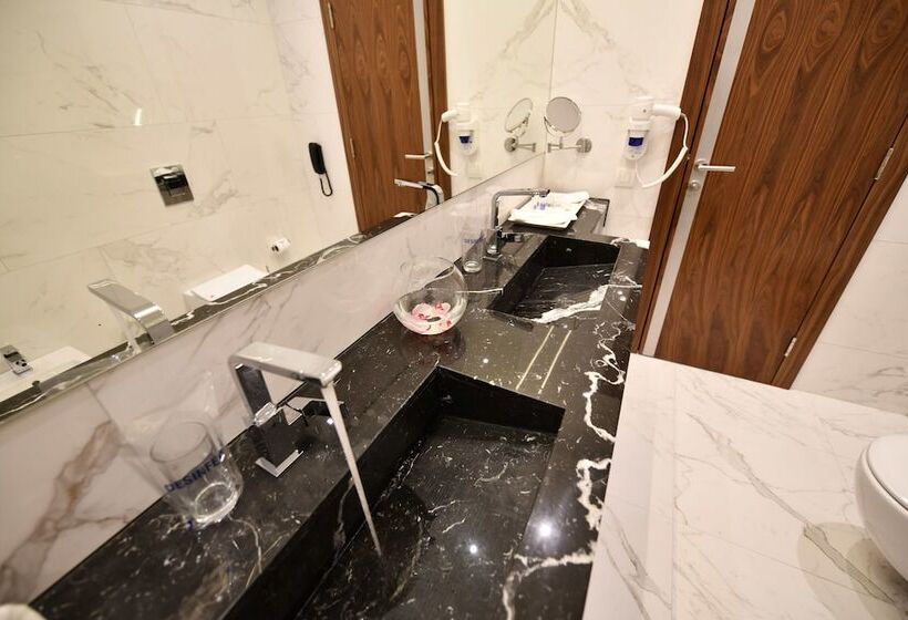 غرفة ديلوكس فردية, Austria & Bosna