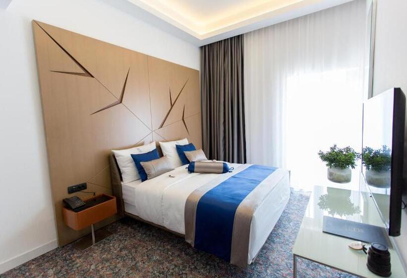 غرفة سوبيريور, Austria & Bosna