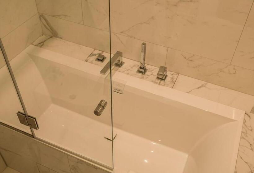 غرفة سوبيريور, Austria & Bosna