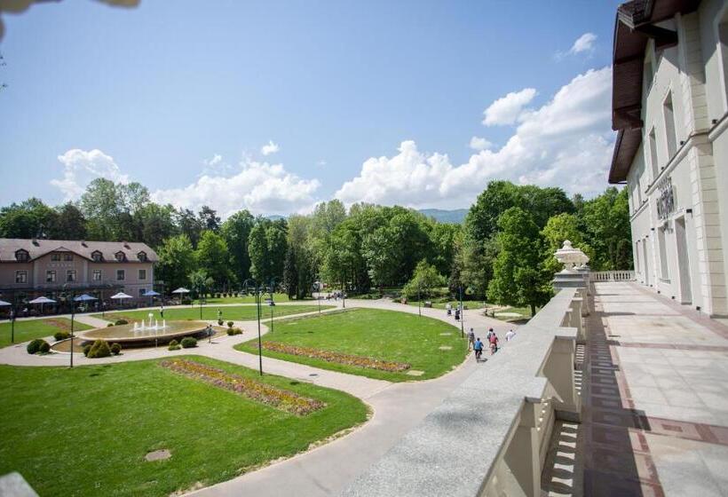 جناح رئاسى, Austria & Bosna