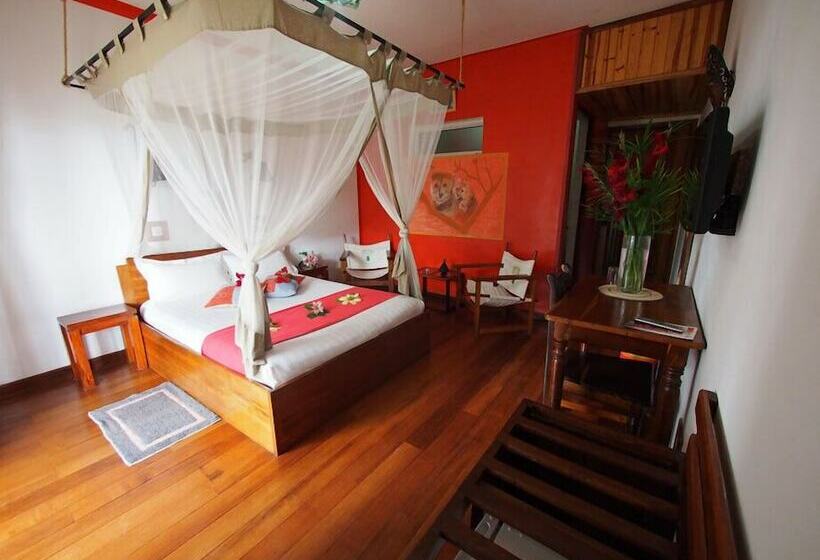 اتاق استاندارد, Gassy Country House