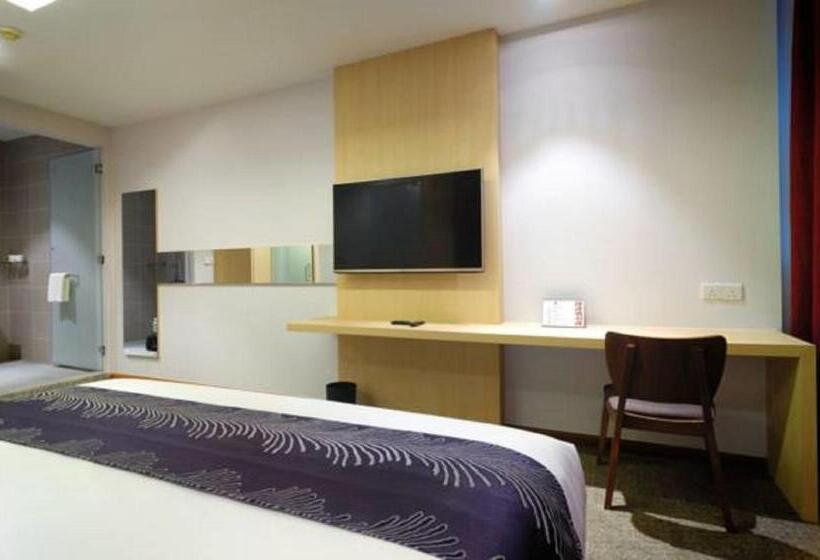 جناح, The Klagan Riverson Hotel & Residence