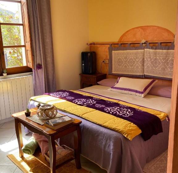 غرفة قياسية ثلاثية, B&b Domus Deiana