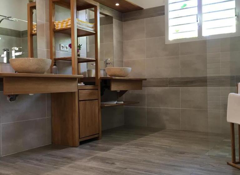 اتاق لوکس, Chambres D Hôtes Chez Flo