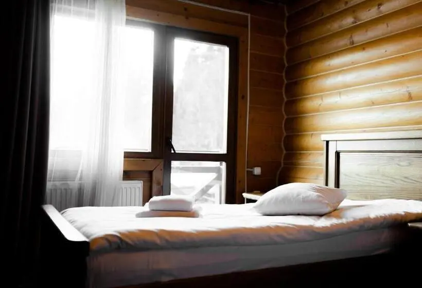 Standard Kolmen Hengen Huone, La кrechunu