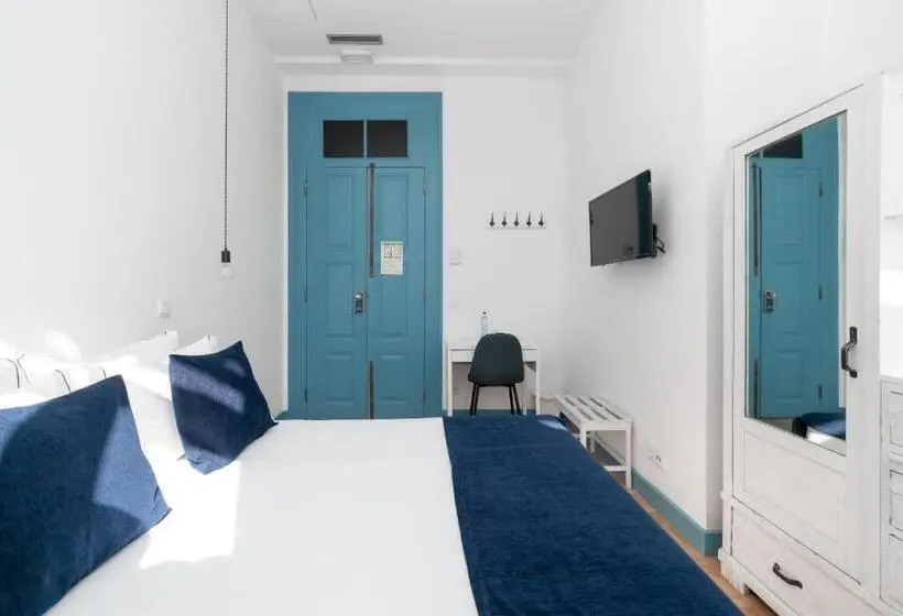 Deluxe room with river view, Des Arts