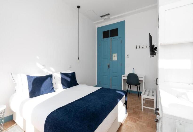 Deluxe room with river view, Des Arts