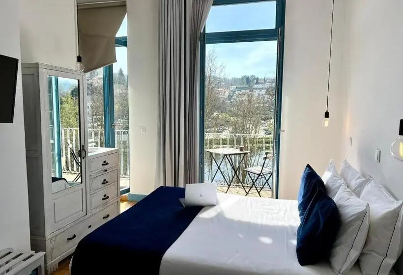 Deluxe room with river view, Des Arts