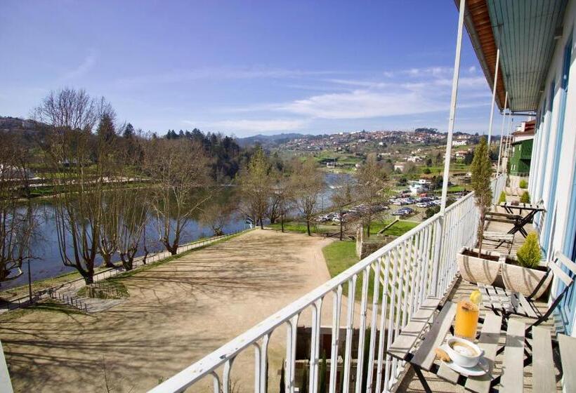 Deluxe room with river view, Des Arts