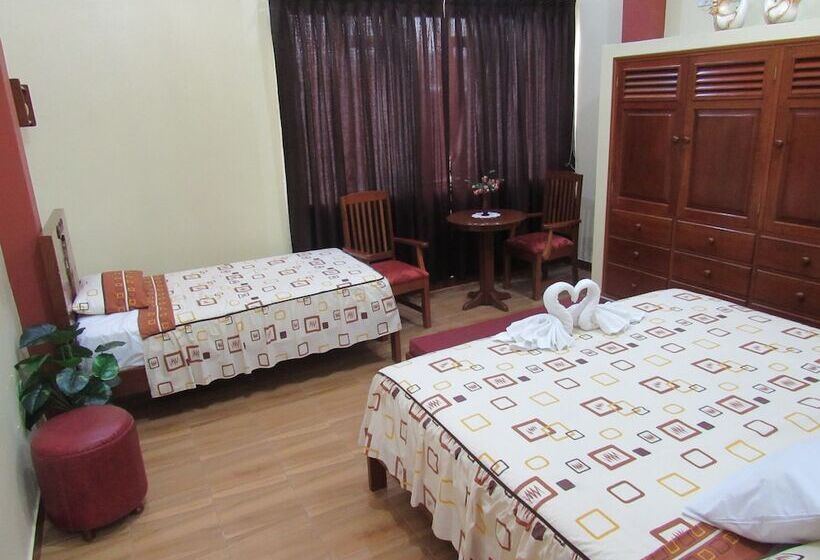 سوییت جونیور, Alojamiento El Cardenal