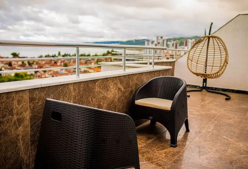 اتاق راحتی با چشم‌انداز دریا, Aselia Hotel Trabzon