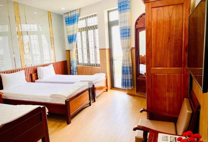 اتاق استاندارد چهارنفره با بالکن, Nhu Y