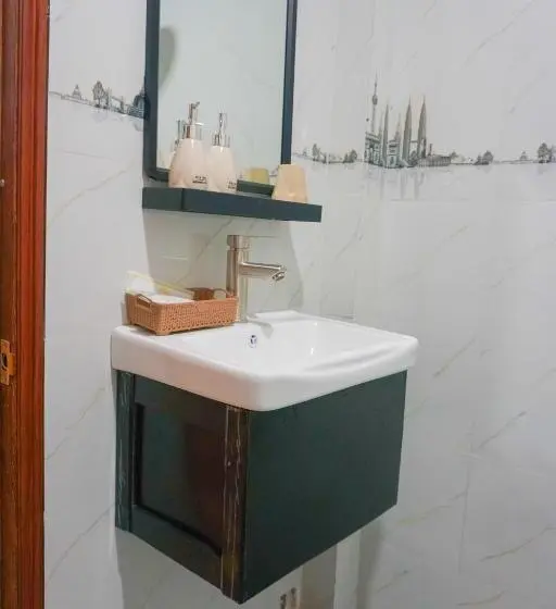 اتاق استاندارد چهار تخته, Nhu Y