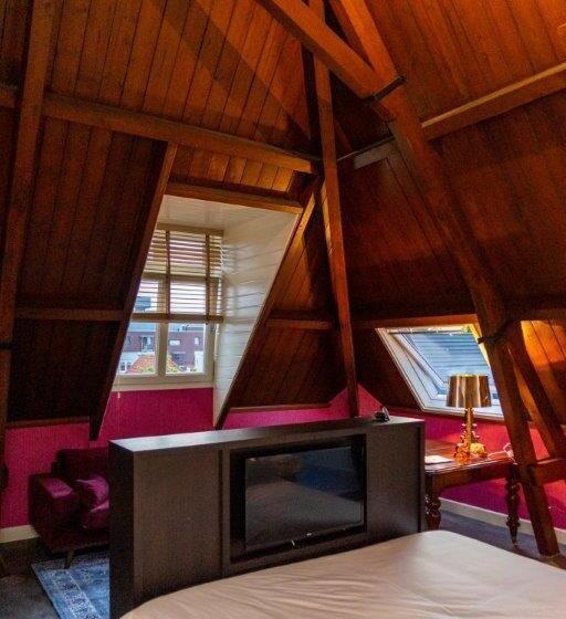 חדר קומפורט לשלושה, Slot Oostende