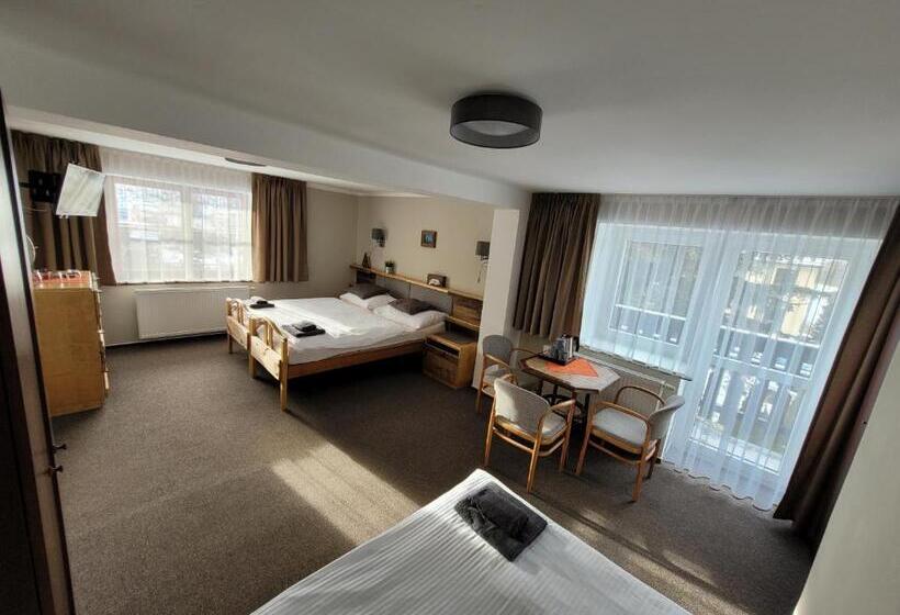 חדר דלוקס לשלושה, Starý Mlýn