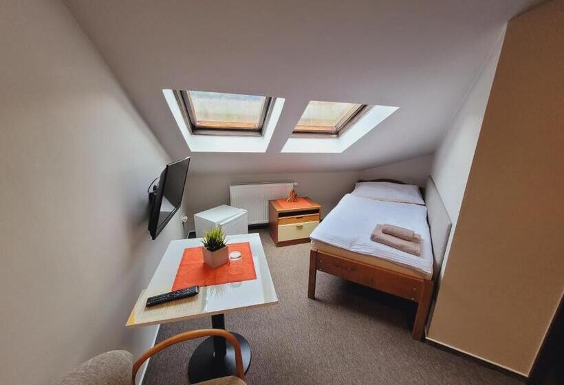 חדר אקונומי יחיד, Starý Mlýn