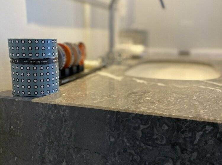 エクゼクティブルーム, The Fourth  Tafelrond