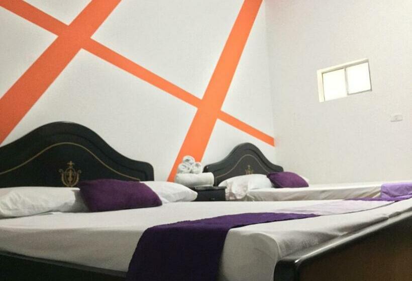 スタンダード４人部屋, Yellow Hotel Maraya