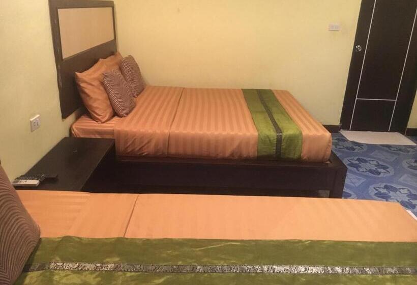 Quarto Estandar, Lanta Paragon