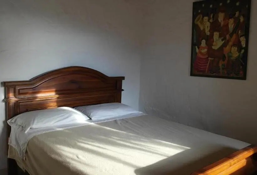 اتاق استاندارد, Sergeant Pepper S Hostel