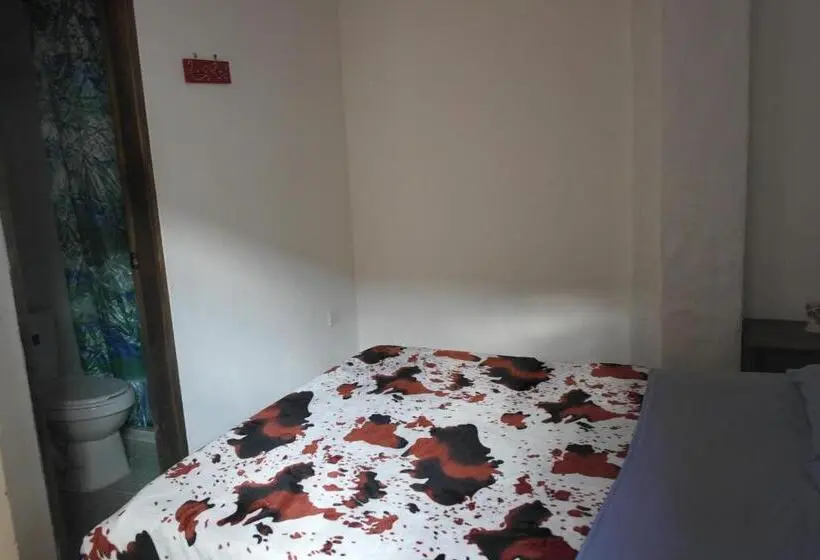 اتاق استاندارد, Sergeant Pepper S Hostel