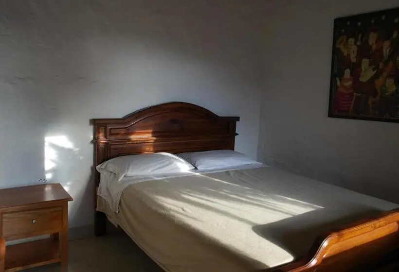 اتاق استاندارد, Sergeant Pepper S Hostel