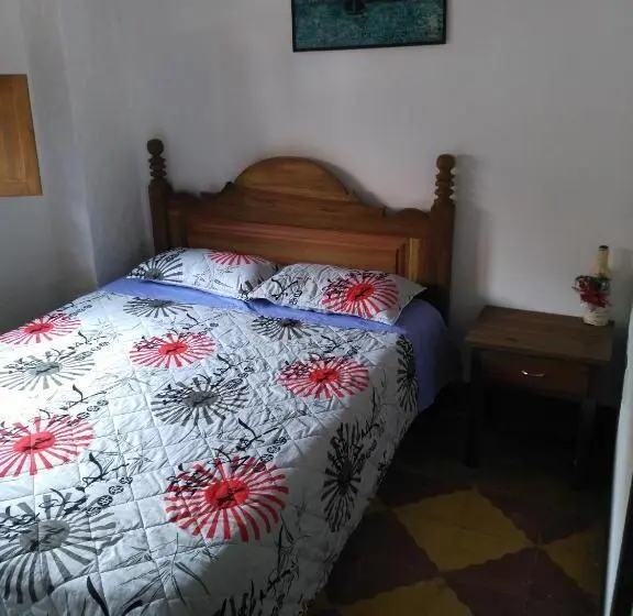 اتاق استاندارد, Sergeant Pepper S Hostel