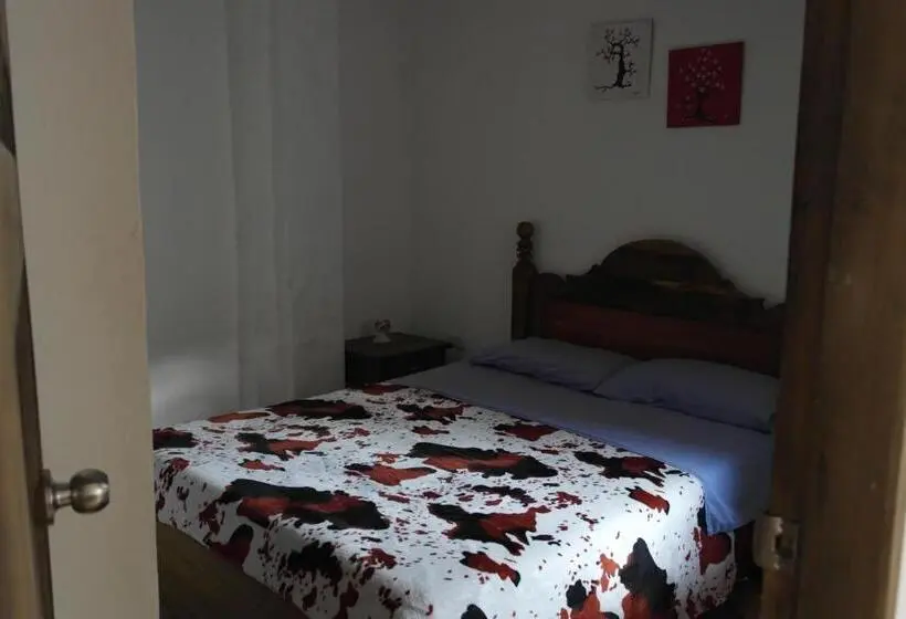 اتاق استاندارد یک نفره, Sergeant Pepper S Hostel