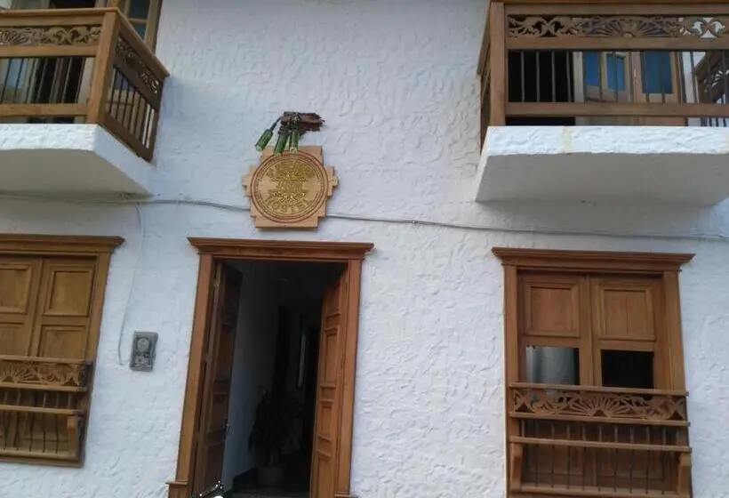 اتاق استاندارد یک نفره, Sergeant Pepper S Hostel
