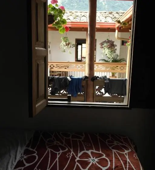 اتاق سوپریور خانوادگی, Sergeant Pepper S Hostel