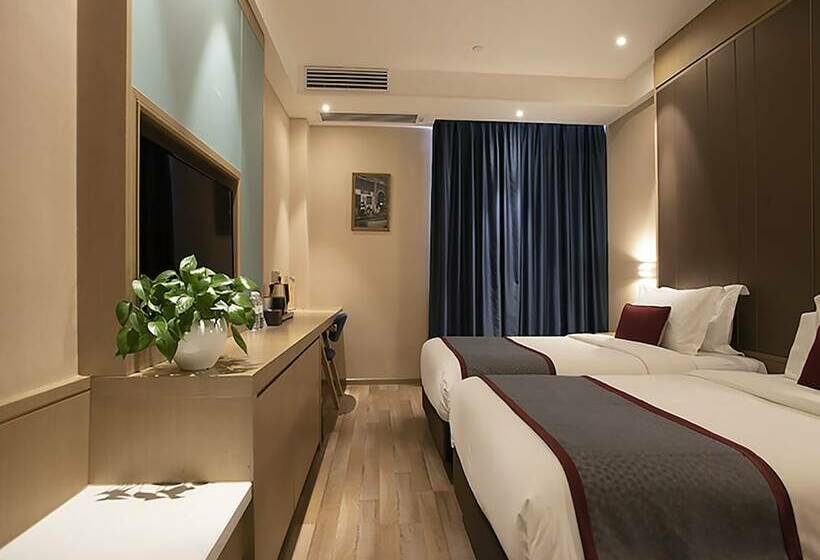 Standart Oda, Shanghai Deco Hotel Free Shuttle Bus From Pudong Airport And Disneyland