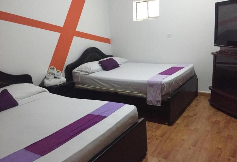 スタンダード４人部屋, Yellow Hotel Maraya