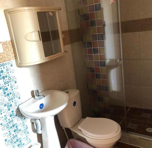 エコノミールーム, Yellow Hotel Maraya