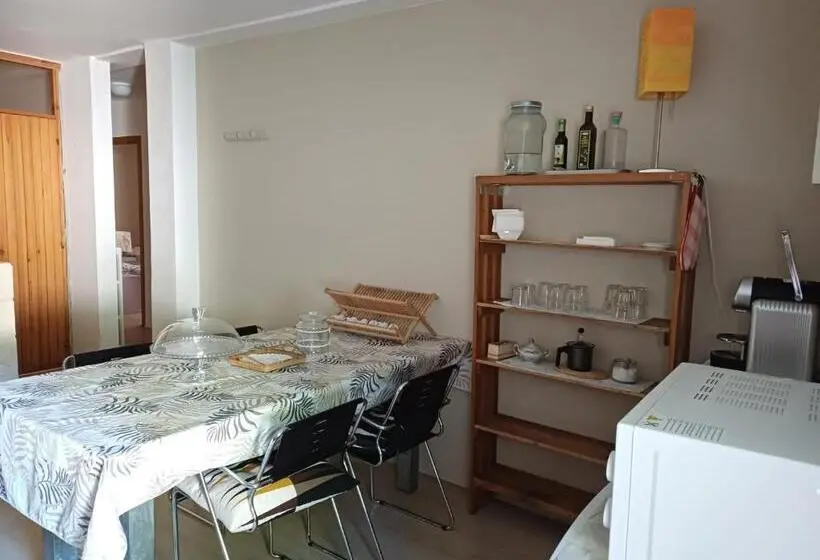 Standard Kolmen Hengen Huone, Home Meditamondo