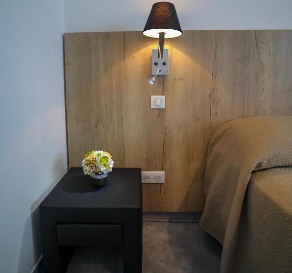 Семейный Номер, L'escale