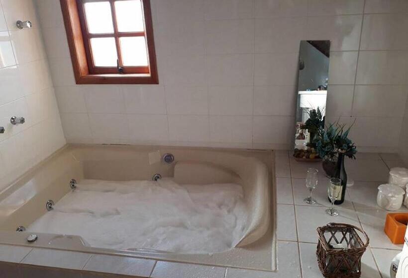 سوئیت با وان آب گرم, The Writer S House