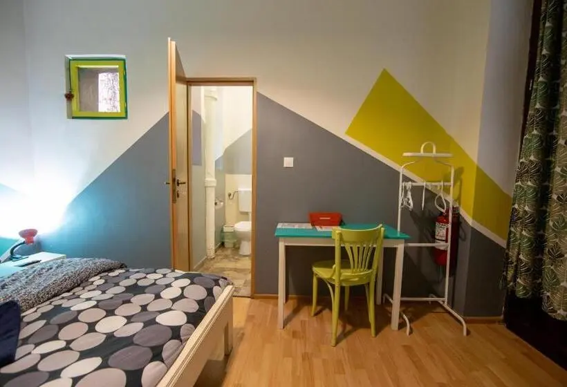 Chambre Basic, Hostel Cornel