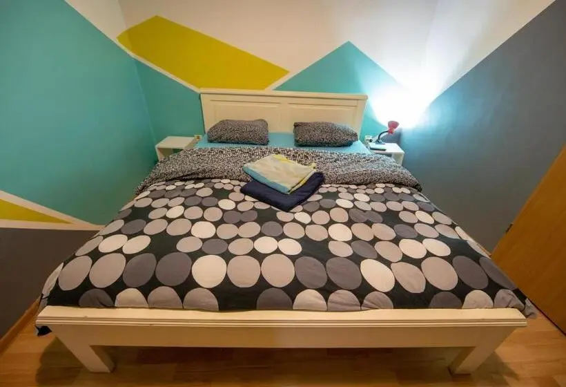 Chambre Basic, Hostel Cornel