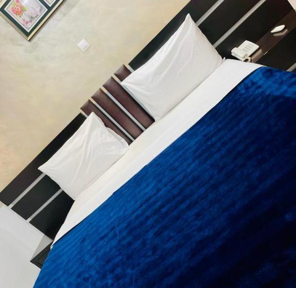 اتاق لوکس, Class