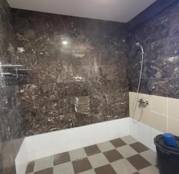 اتاق لوکس خانوادگی, Fratini S Hotel Labuan