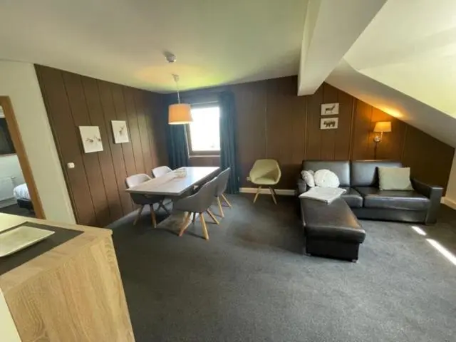 2 Bedroom Apartment with Views, Marmotta Alpin