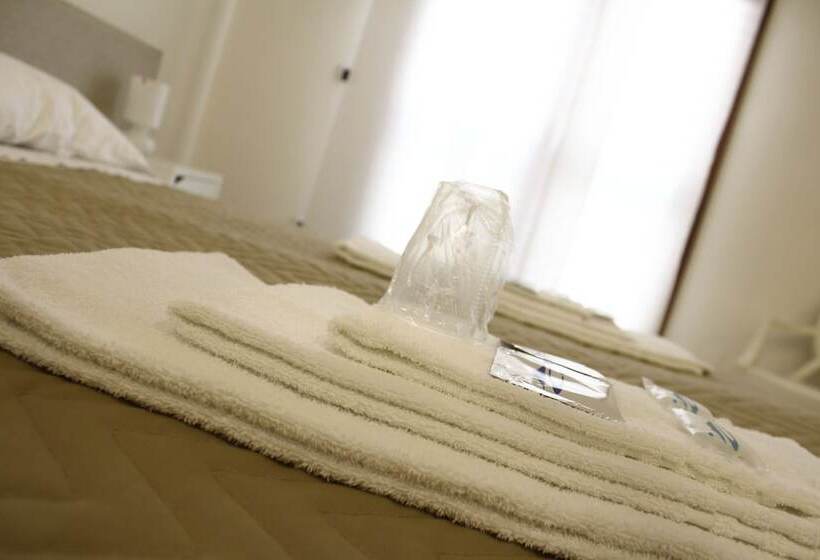 اتاق لوکس سه تخته, Attico Luxury B&b