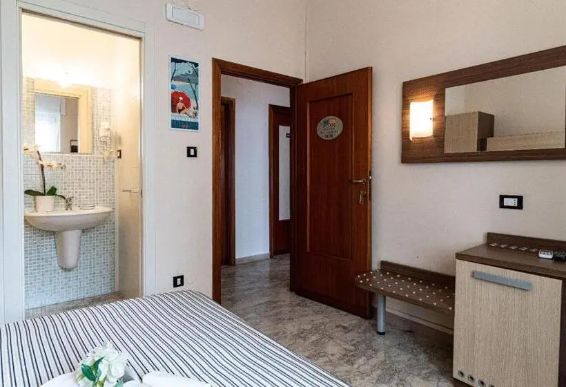 اتاق اکونومی, Locanda Dell'adriatica