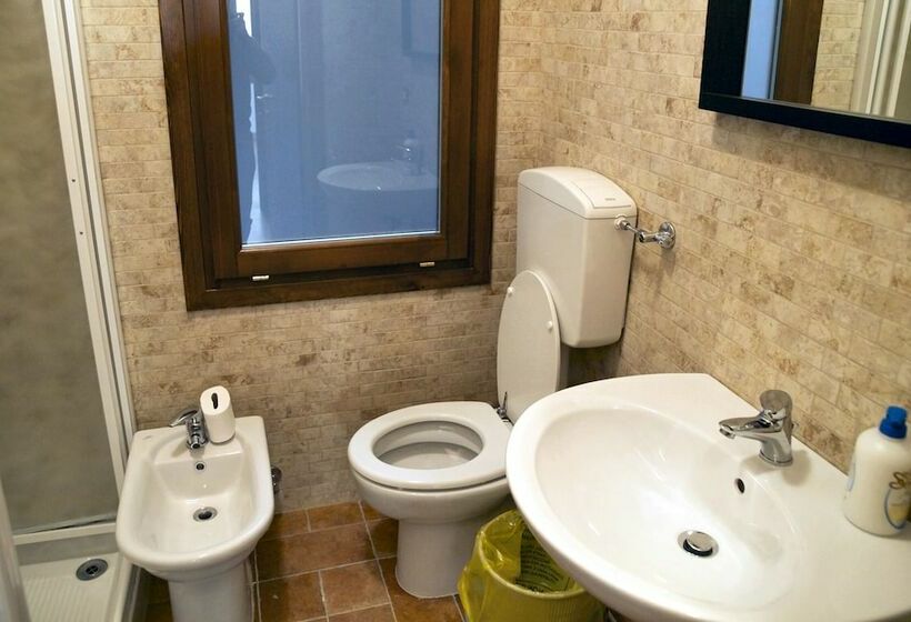 اتاق استاندارد, Bob And Jenny's B&b